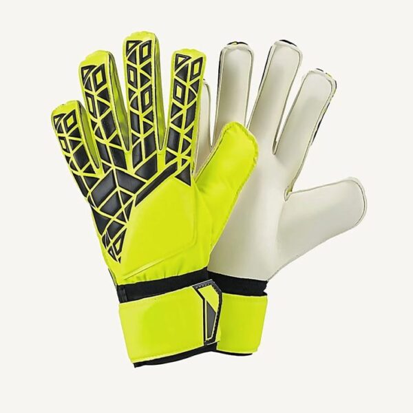 High-Performance Sports Gloves for All Seasons - Image 3